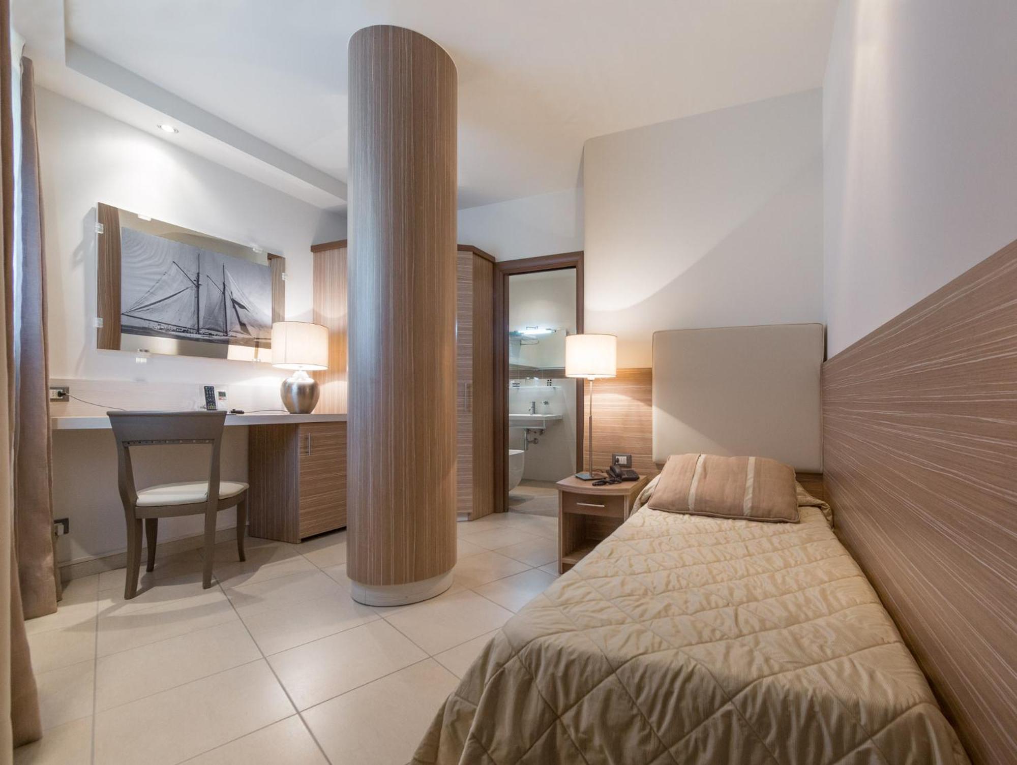 Hotel Mariver Лидо-ди-Езоло Экстерьер фото